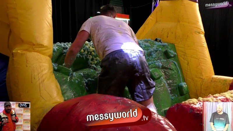 Inflatable Assault Course: Olly vs Robbie