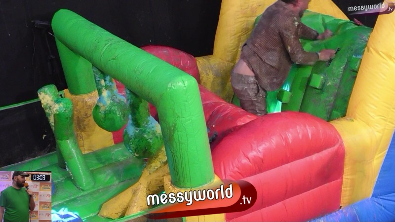 Inflatable Assault Course: Wyn vs Olly