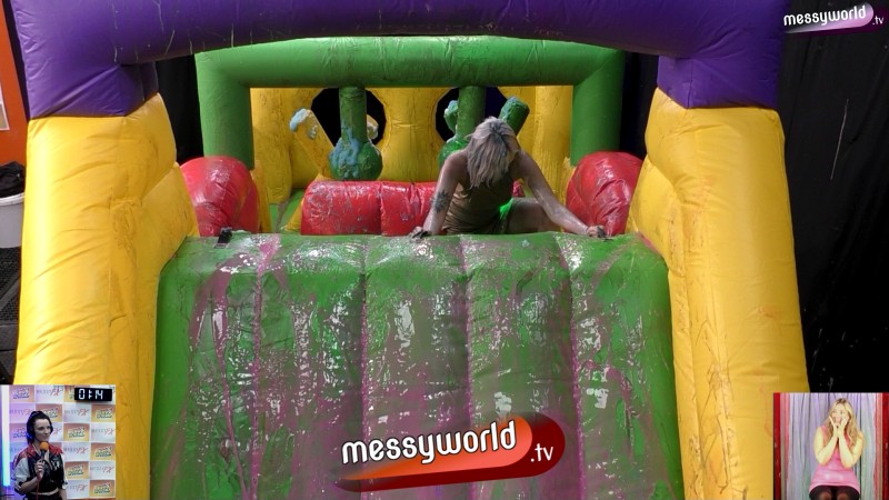 Inflatable Assault Course: Chloe vs Louisa