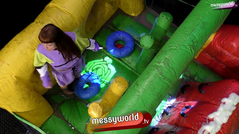 Inflatable Assault Course: S1-E1 Tina vs Erica