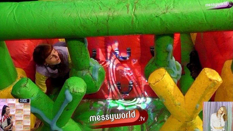 Inflatable Assault Course: S1-E1 Tina vs Erica