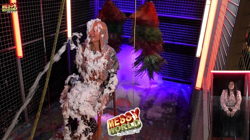 The Human Carwash • Emma vs Vicky