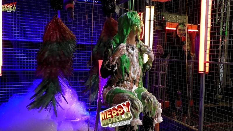 The Human Carwash • Emma vs Vicky