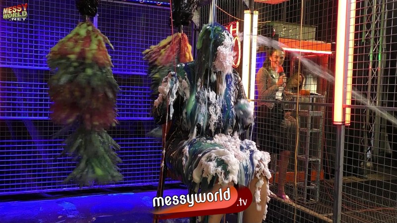 The Human Carwash • Gabby vs Kimberly 