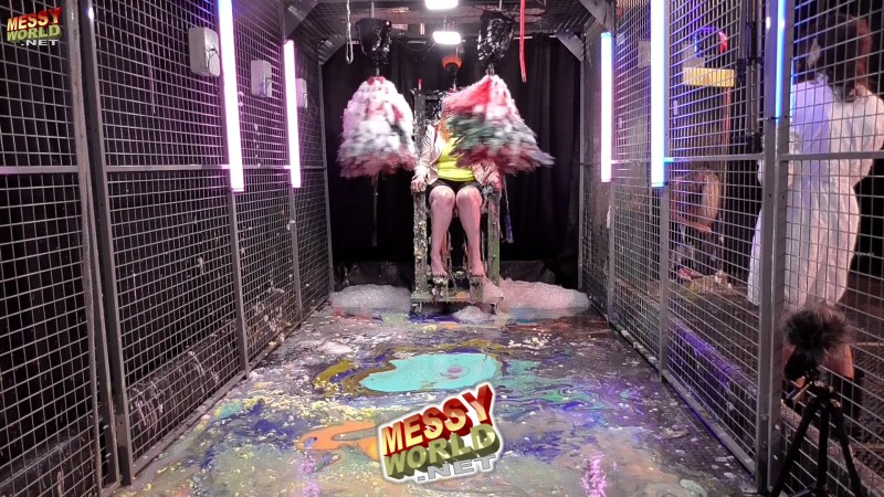 The Human Carwash • Rebecca vs Emma