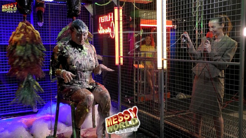 The Human Carwash • Roxanne vs Amber 