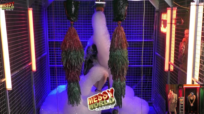 The Human Carwash • Stacie vs Roxanne 